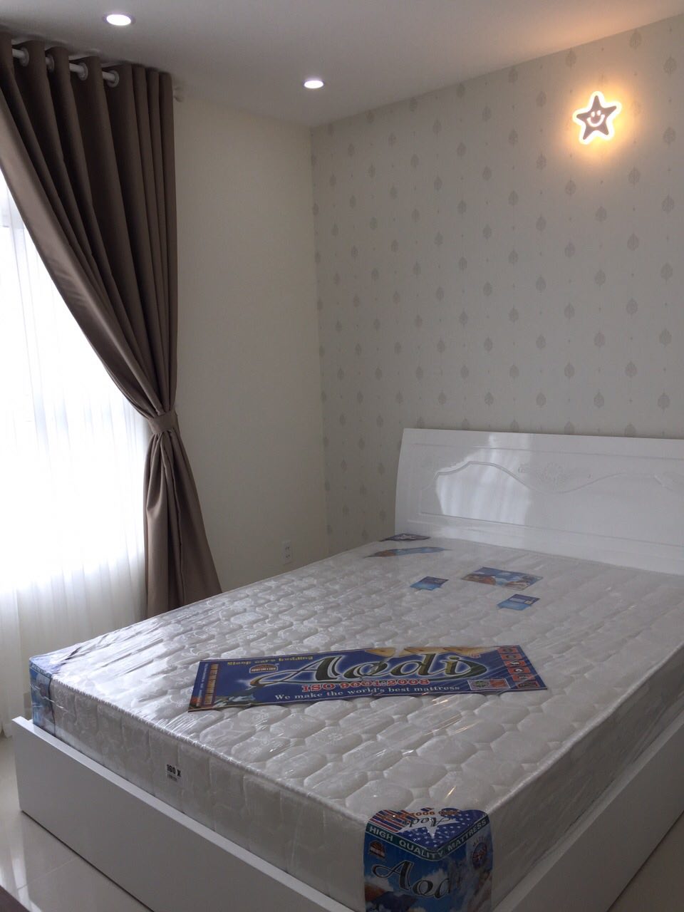 Cho thuê căn hộ Hoàng Anh Thanh Bình 2 phòng ngủ decor lại full nội thất. LH 0901373286
