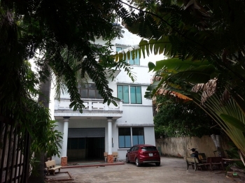 Phòng trọ 18m2 có gác, kệ bếp nấu ăn, gần Quang Trung