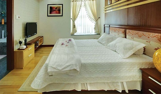 Căn hộ đầy đủ nội thất, 3PN, 3WC giá 13tr/tháng Phú Hoàng Anh, View thoáng mát