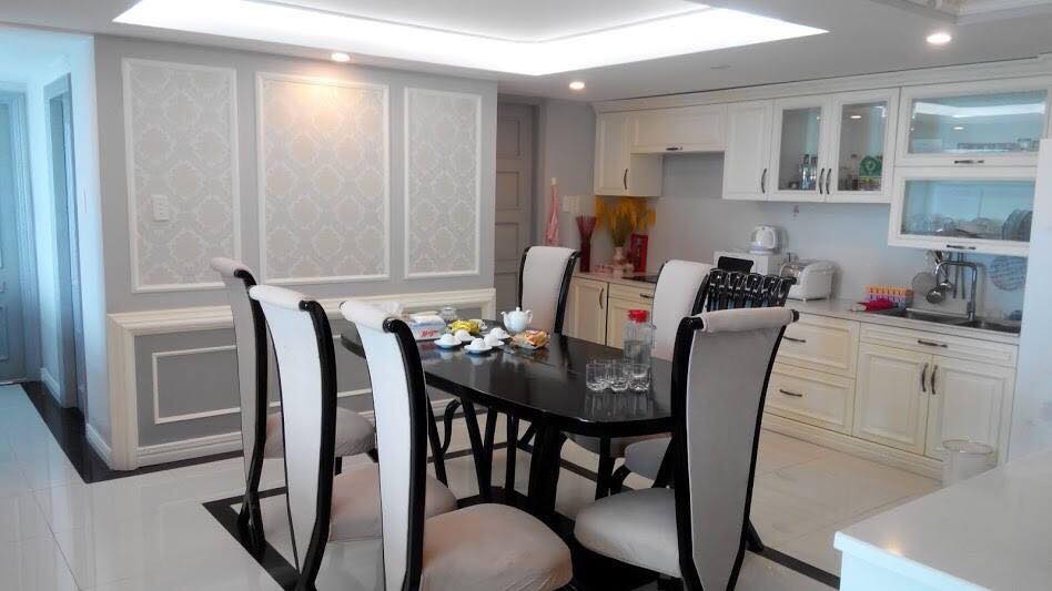 Cho thuê căn hộ Phú Hoàng Anh DT 130m2 có 3PN nội thất đẹp giá 14 triệu/th, call 0977 903 276