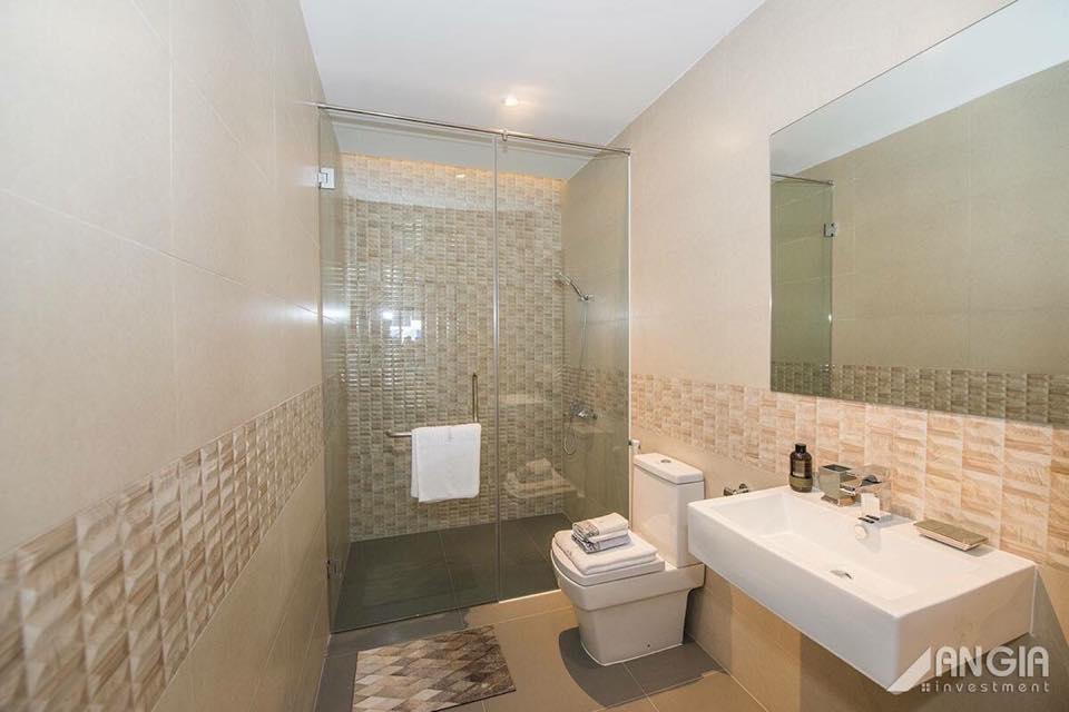 Cho thuê căn hộ Phú Hoàng Anh 88m2, 2PN nội thất cao cấp, view hồ bơi. 12 tr/th