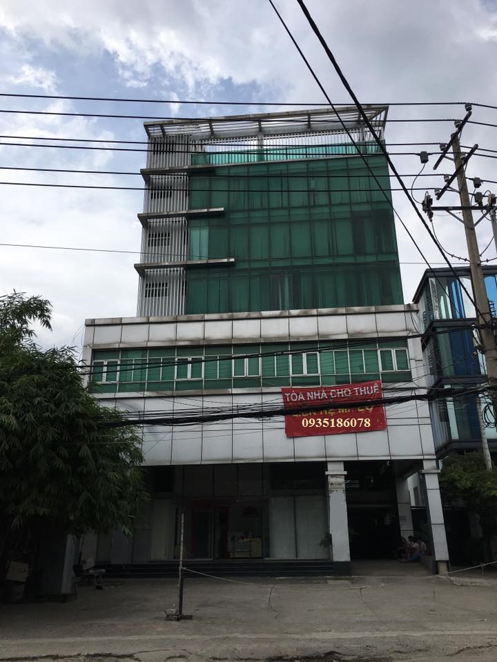 Cho thuê gấp nhà mặt phố tại đường Nơ Trang Long diện tích 240m2