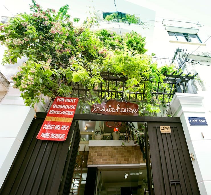 Cho thuê căn hộ căn hộ tại đường Giải Phóng, Phường 4, Tân Bình, Tp. HCM, dt 50m2, giá 8 tr/th