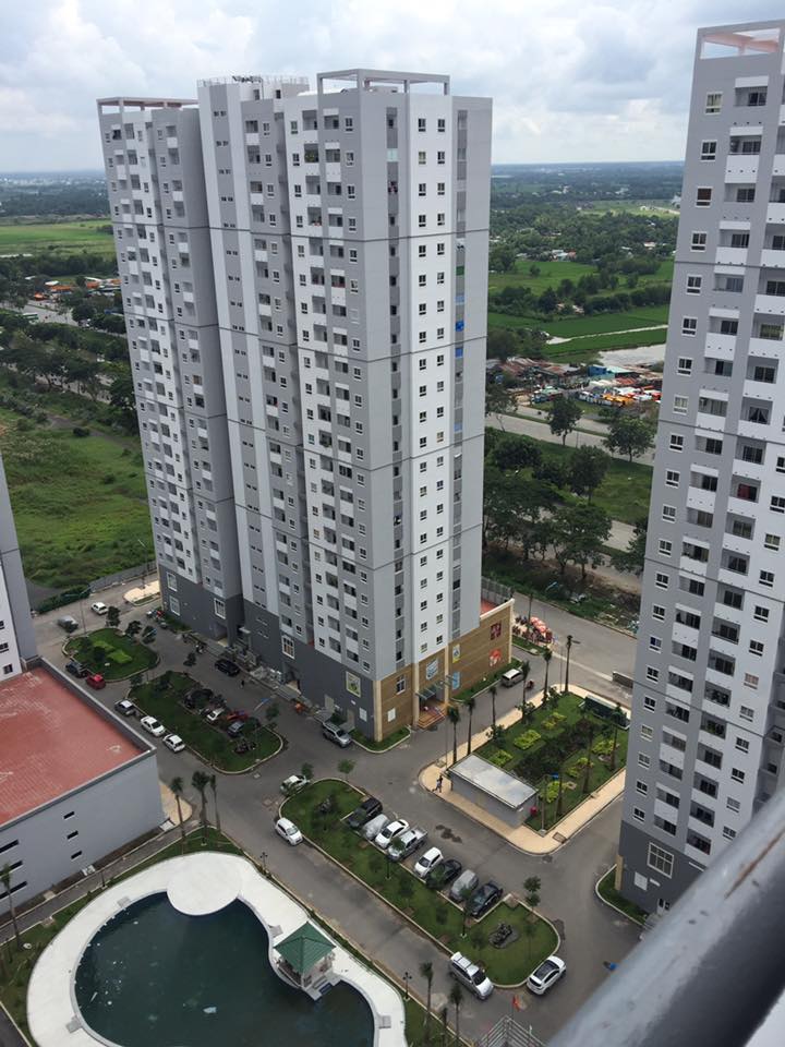 Cho thuê căn hộ chung cư HQC Plaza, H. Bình Chánh, lầu cao view hồ bơi DT 55m2, 2PN, 2WC