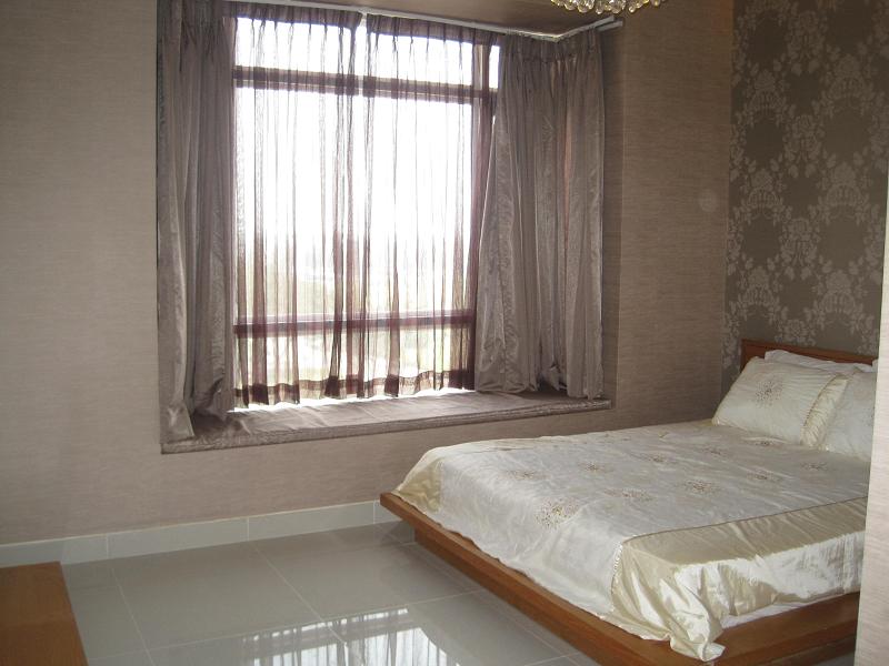 Cho thuê căn hộ Phú Hoàng Anh 2 đầy đủ nội thất 9tr/tháng, 2 phòng ngủ, 1WC