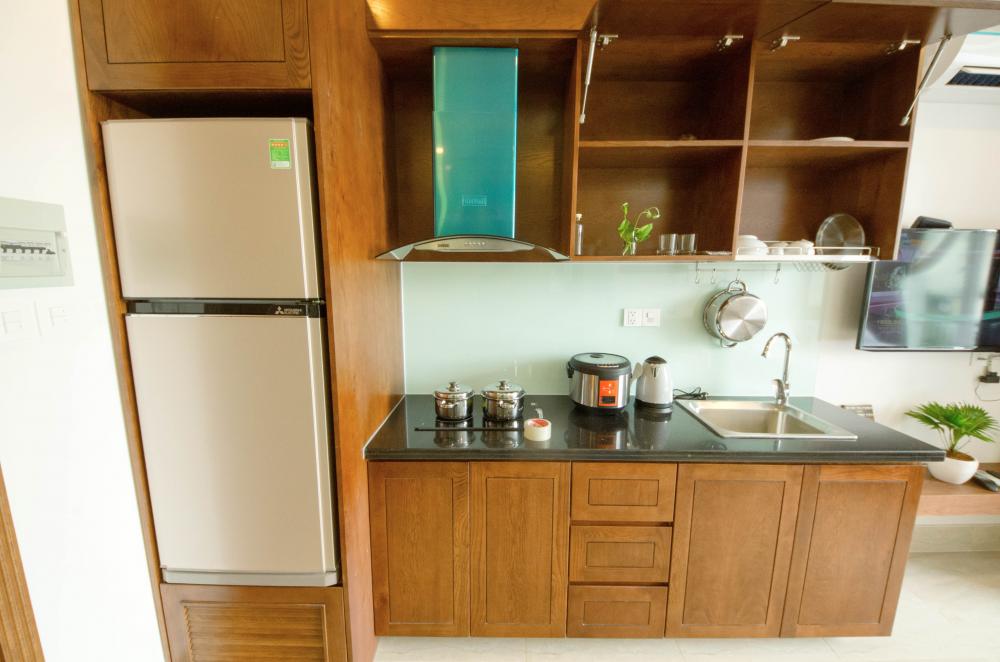 Cho thuê căn hộ dịch vụ, nội thất cao cấp gỗ tự nhiên, có bếp riêng, an ninh, tự do tại Q10