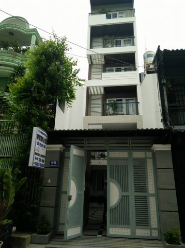 Cho thuê căn hộ cao cấp, 2 phòng ngủ, khu an ninh, gần công viên Hoàng Văn Thụ. LH 0938 76 4277