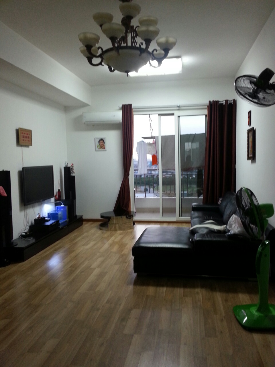 Cho thuê giá rẻ căn hộ chung cư V- Star, đường Phú Thuận, quận 7. DT 100m2, thiết kế 2 PN, 2WC