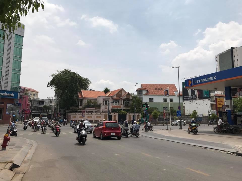 Cho thuê nhà mặt tiền ngang 5m, 1 trệt, 1 lầu, gần cây xăng Nguyễn Văn Trỗi, Phú Nhuận