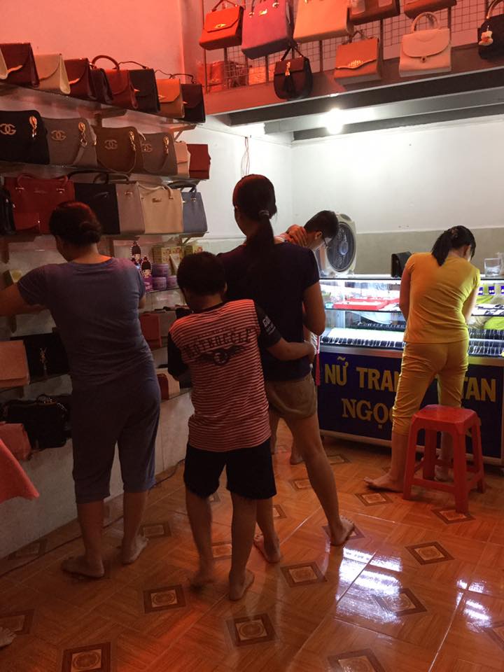 Sang shop túi xách, mỹ phẩm, Quận 12, Hồ Chí Minh