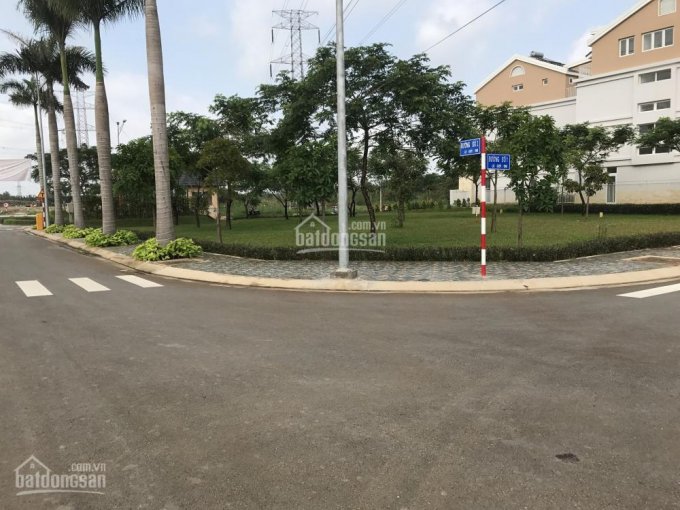 Cho thuê nhà biệt thự Ngân Long nằm MT đường Nguyễn Hữu Thọ, diện tích đất 10x20m=200m2