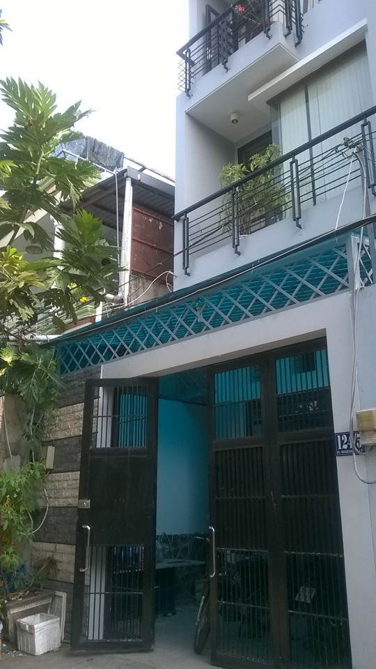 Cho thuê nhà riêng 3 lầu, 4PN, gần KCN Tân Bình, giá 12 triệu/tháng. DT: 4x20m