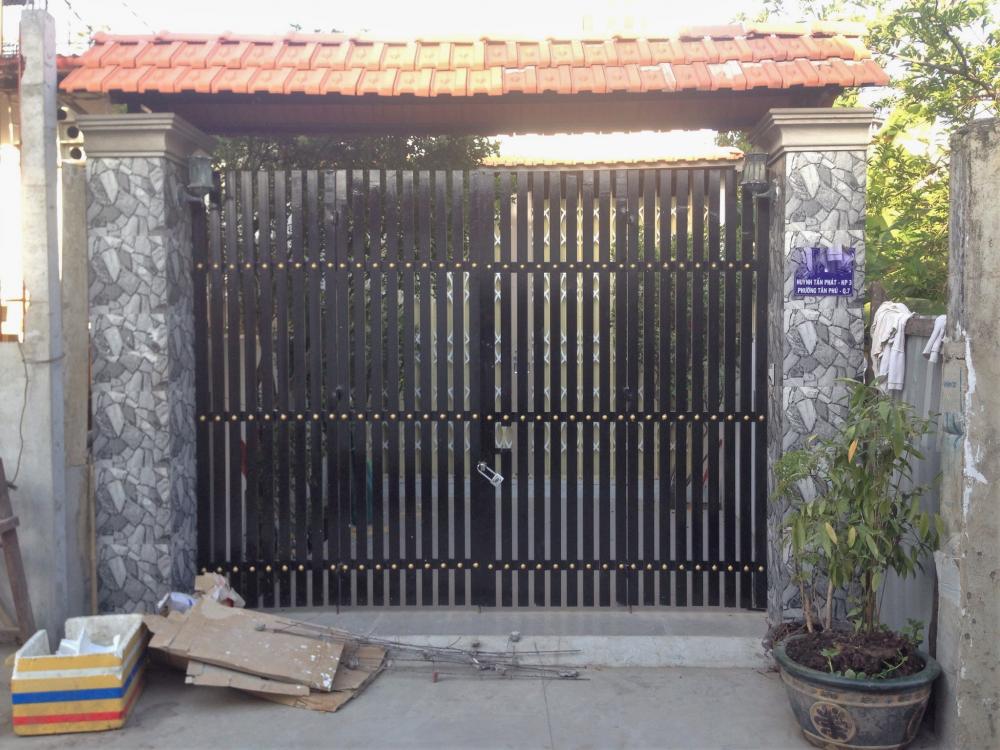 Nhà thuê nguyên căn hẻm 860 Huỳnh Tấn Phát, Phú Thuận, Q7, DT: 4x15m, 10 triệu/tháng