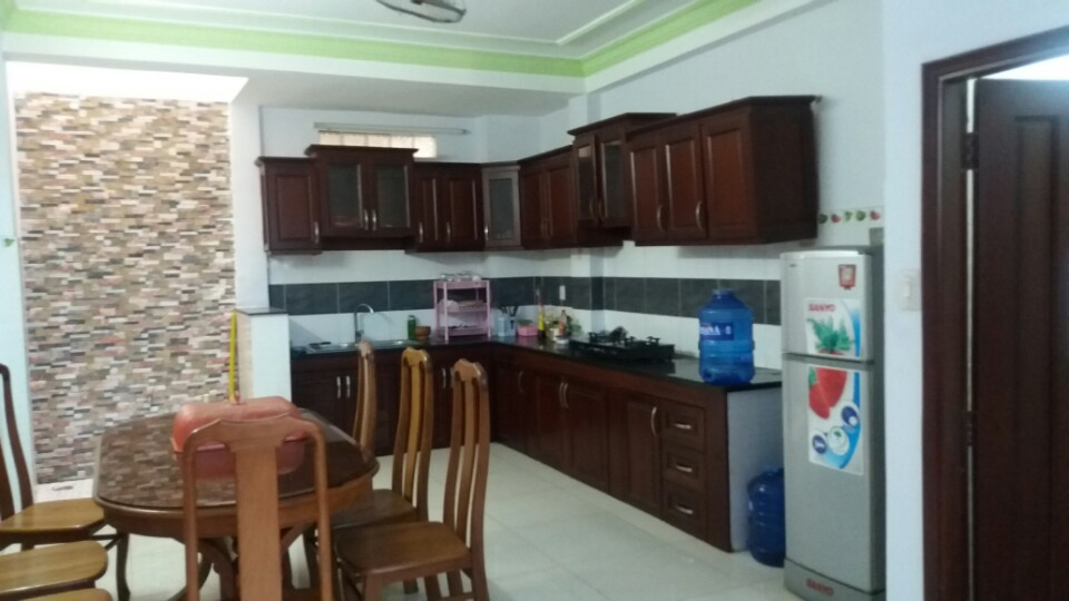 Cho thuê nhà mới 3 lầu 5PN có nội thất tại đường Nguyễn Trường Tộ, Tân Phú. DT: 4x18m, giá: 15tr/th