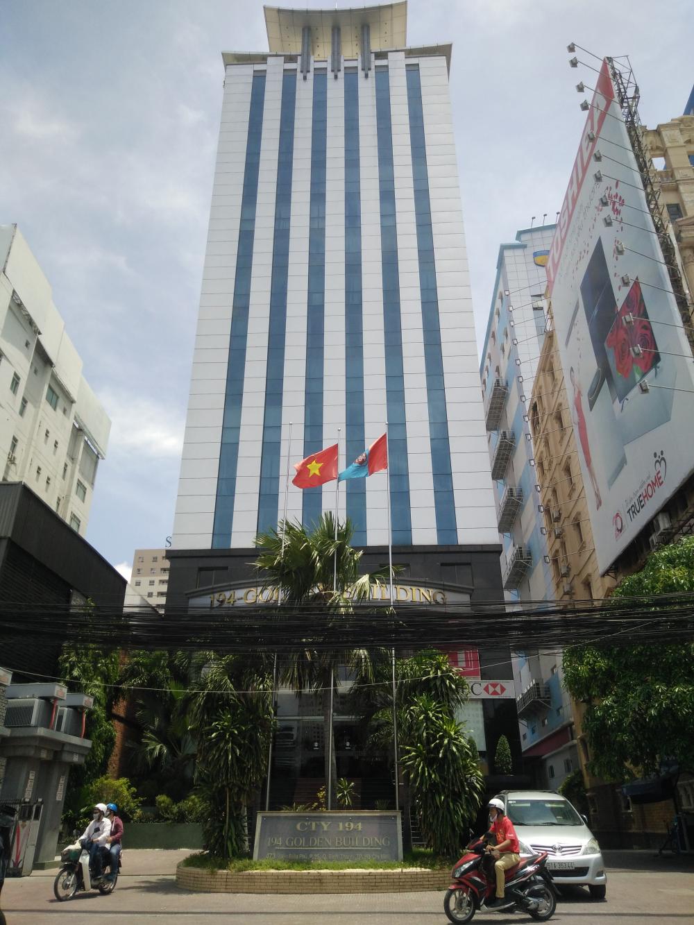 Hot- Cho thuê văn phòng tòa nhà Golden Building, Điện Biên Phủ, DT 239m2, giá 103tr. LH: 0967240941