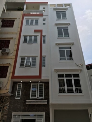 Cho thuê tòa nhà Nguyễn Văn Hưởng, 6 tầng, 1 hầm, thang máy, 136 triệu/tháng, 01634691428