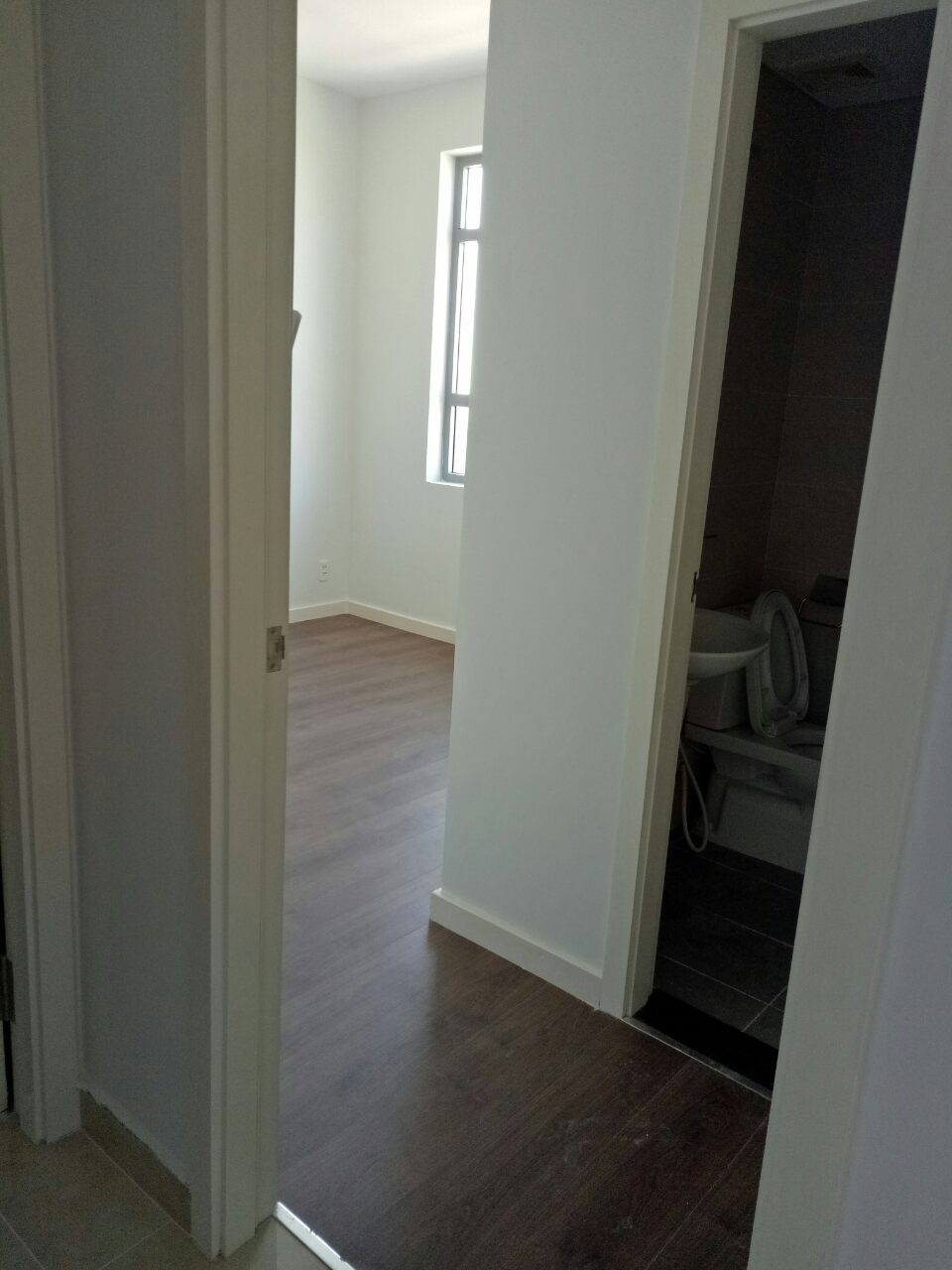 Cho thuê nhanh căn hộ chung cư Luxcity của Tập đoàn Đất Xanh 2 phòng giá rẻ lh 0909199771