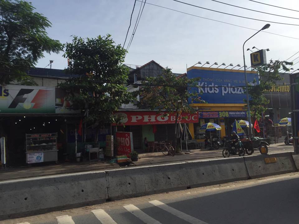Nhà cho thuê kinh doanh thuận tiện làm showroom Phan Văn Hớn, Quận 12