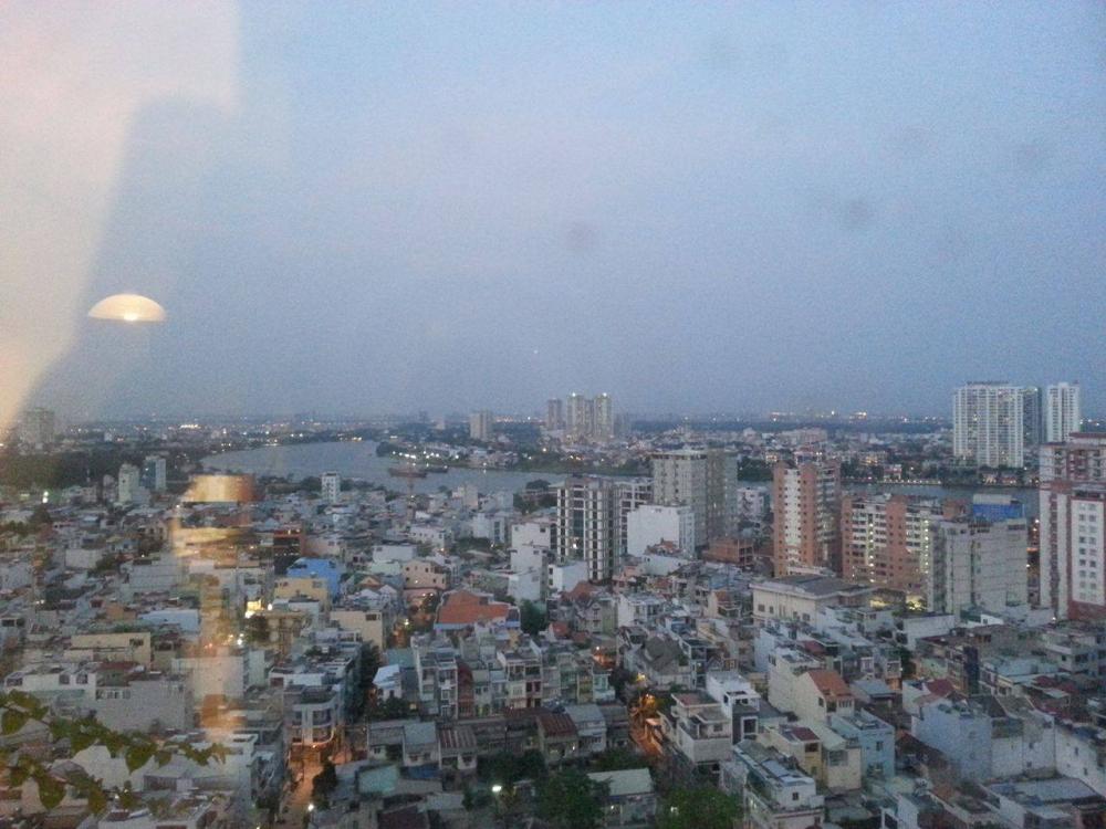 Cần cho thuê CH 2PN Pearl Plaza – 97 m2, view sông Sài Gòn, hướng Đông Nam – LH 0908 078 995