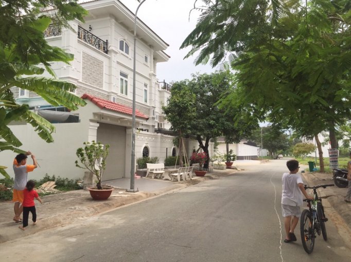 Cho thuê nhà nguyên căn khu dân cư 13E Intresco Phong Phú