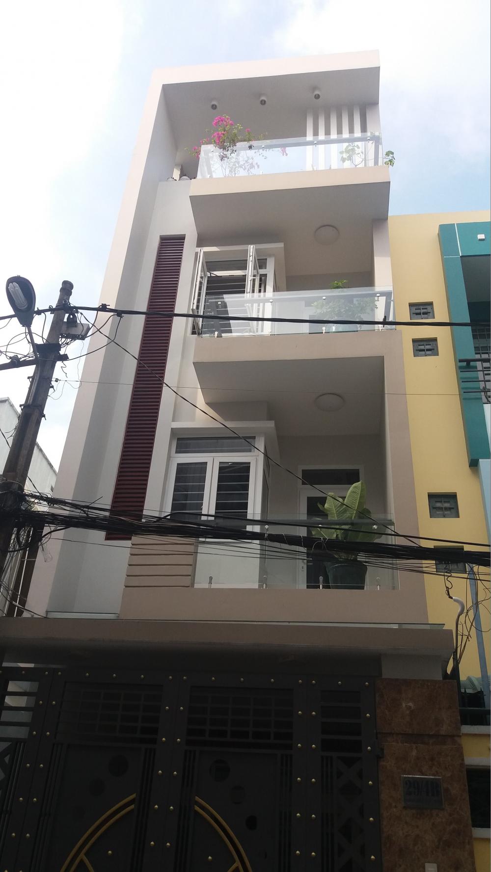 Cho thuê nhà mặt tiền Nguyễn Văn Thủ 4m x 20m, trệt, 2 lầu, sân thượng