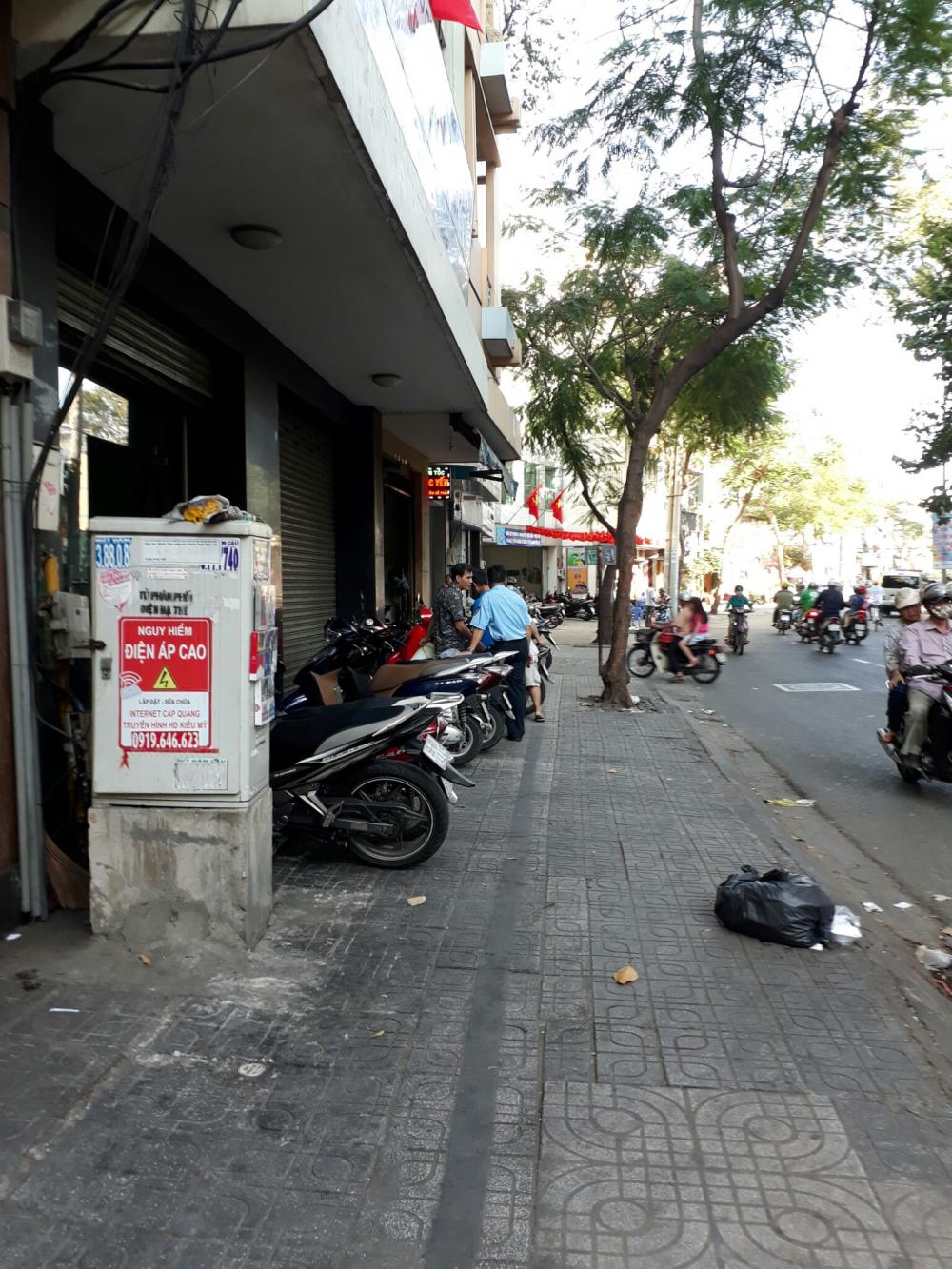 Cho thuê nhà mặt tiền nguyên căn đường 2 chiều Nguyễn Thị Minh Khai, quận 3. 119 triệu/tháng
