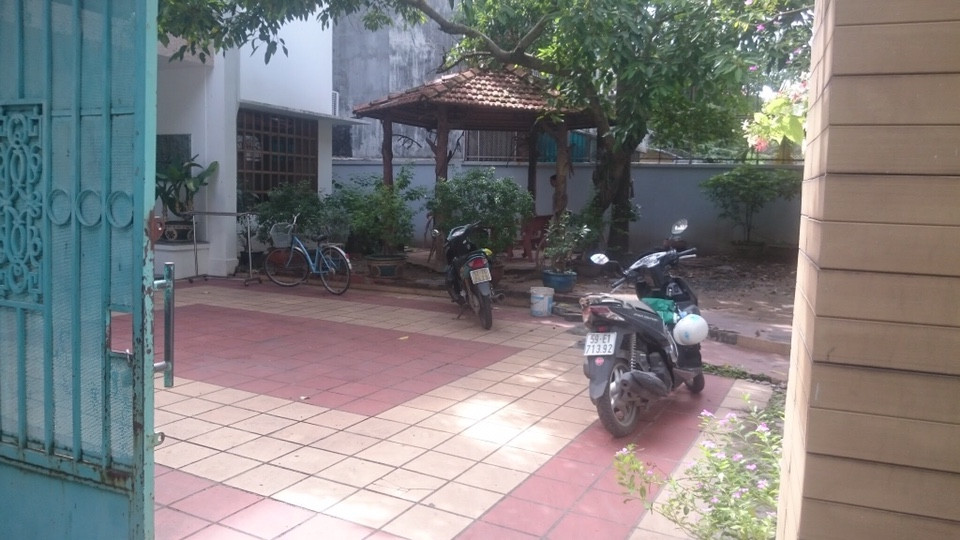 Cho thuê nhà kinh doanh trường học, văn phòng đường Nguyễn Văn Mai, Quận 3,DTSD:1200m2