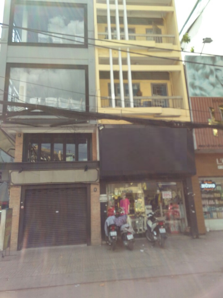 Cho thuê nhà mặt tiền đường Trương Định, Phường 6, Quận 3