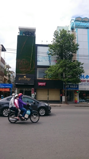 Cho thuê nhà mặt tiền đường Phan Văn Trị, Phường 5, Quận Gò Vấp. Nhà hàng sân vườn