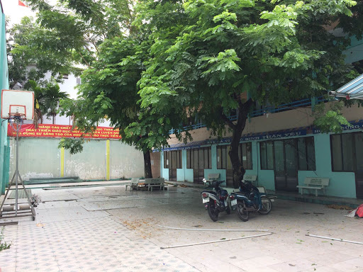 Cho thuê nguyên căn đường Lê Minh Xuân, Phường 7, Quận Tân Bình 