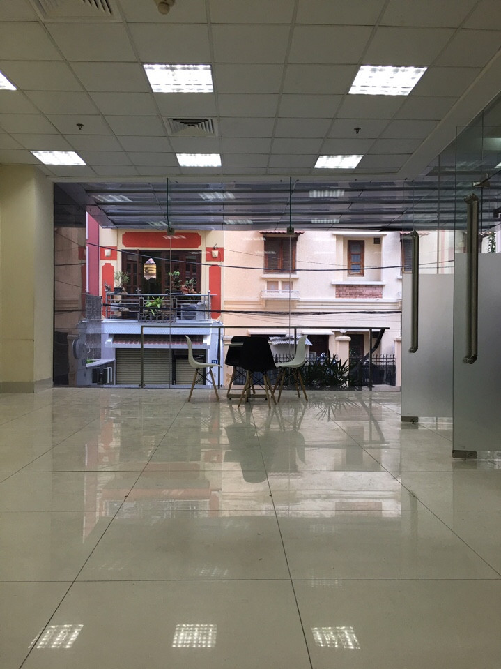văn phòng chính chủ tại quận Phú Nhuận. diện tích 40m2. giá thuê chỉ 10tr cho vp mặt bằng của tòa nhà