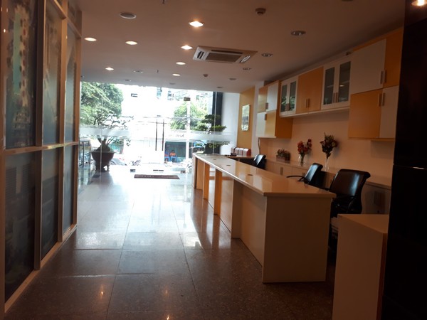 chính chủ cho thuê văn phòng tại quận Phú Nhuận. diện tích 135m2. giá chỉ 59tr all in 