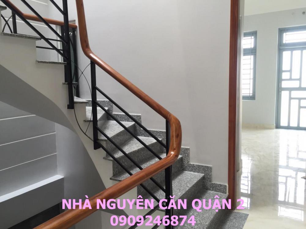 Cho thuê nhà nguyên căn gần cầu Sài Gòn giá rẻ làm văn phòng, 1 trệt 2 lầu, 20 tr/th. LH 0909246874