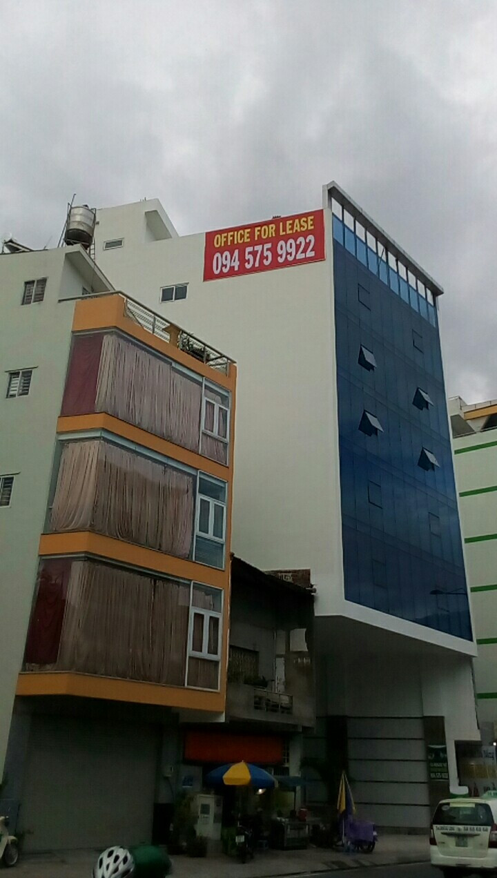 Cho thuê vách tường đặt bảng quảng cáo nhà 8 tầng MT 11A Hồng Hà, P. 2, Q. Tân Bình.