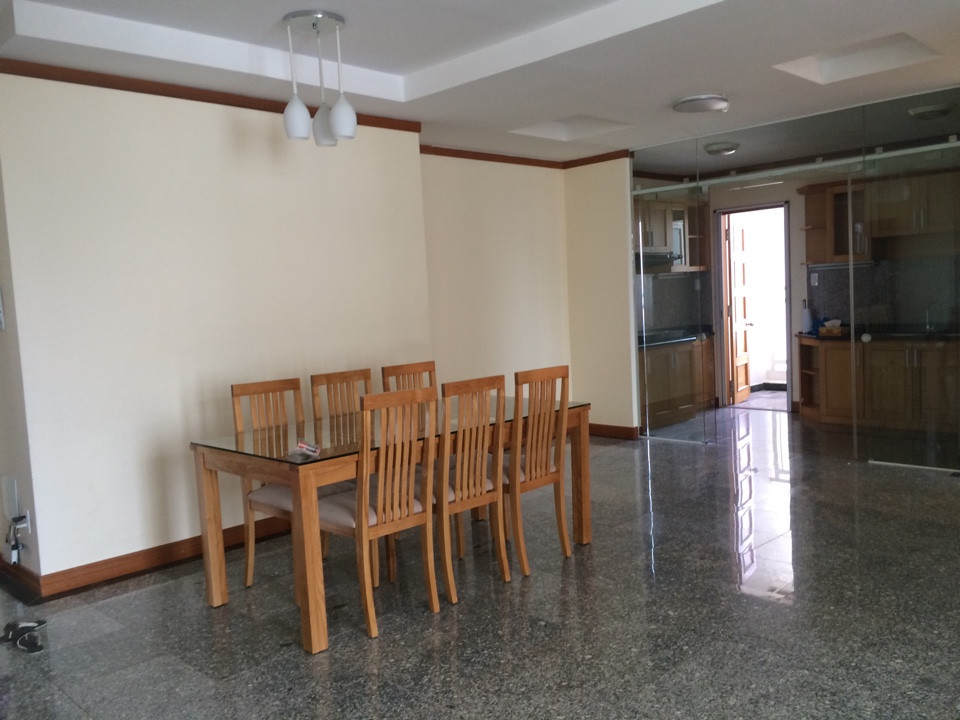 Cho thuê căn hộ chung cư Phú Hoàng Anh, diện tích 129m2  giá 15 Triệu/tháng, 0909037377