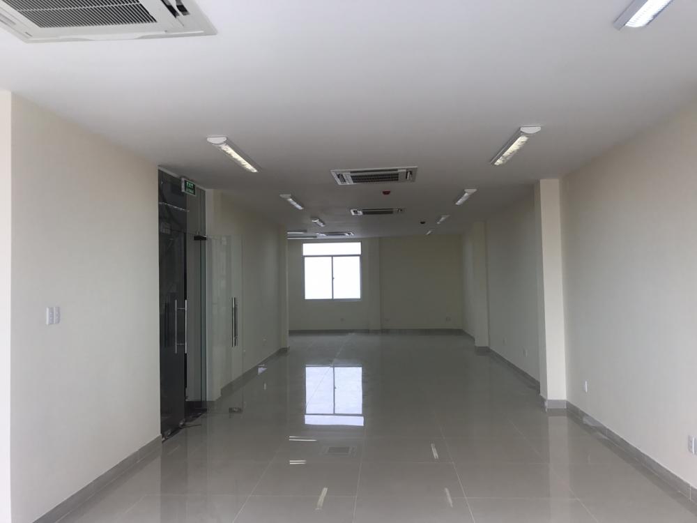 Cho thuê văn phòng tòa nhà mới xây đường Bạch Đằng, TB. 250m2 = 79tr, 0905656567