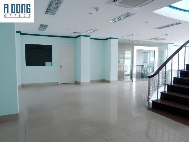 Cho thuê văn phòng diện tích lớn tại Việt Á Châu Building, Phú Nhuận, DT 550m2, giá 341k/m2. LH 0933510164