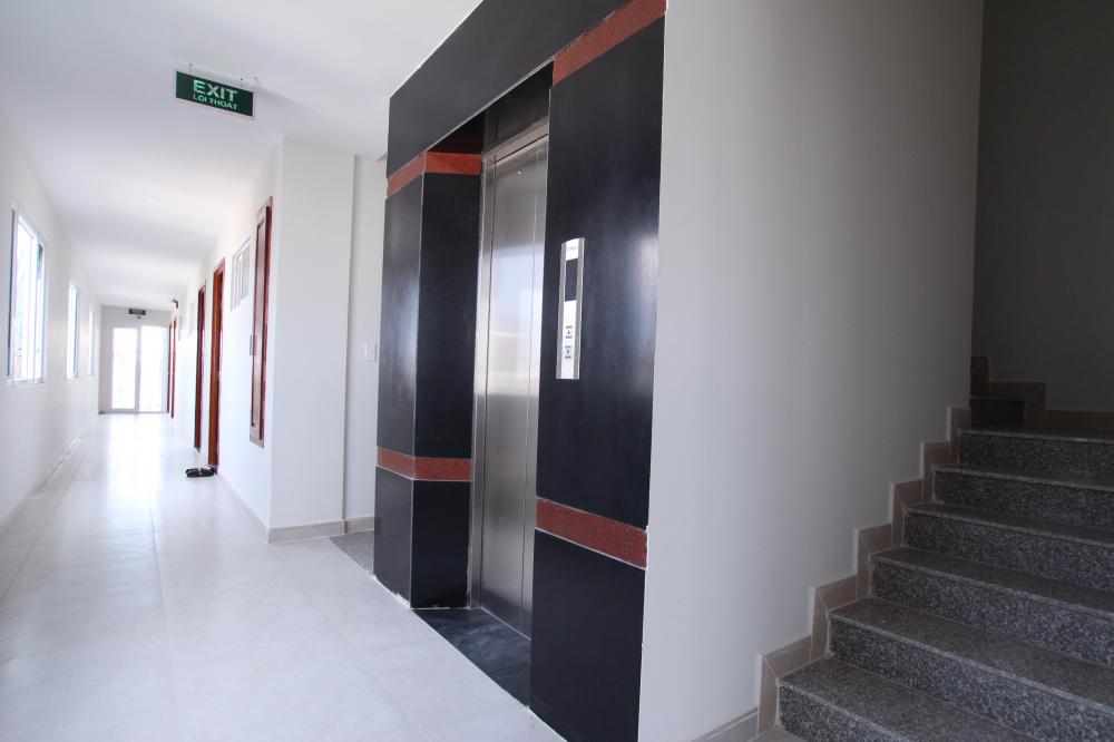 Phòng cho thuê đầy đủ nội thất, có thang máy, bảo vệ Quận Tân Phú. LH 099.6689.926