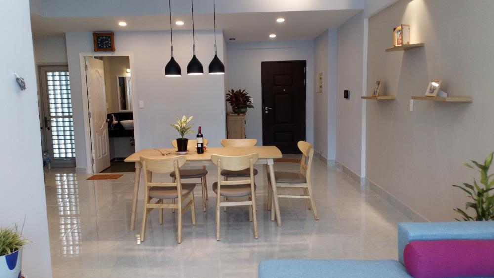 Cần cho thuê gấp căn hộ đẹp tại chung cư Phú Mỹ giá cực rẻ. Diện tích: 90m2, gồm 2 PN, 2WC
