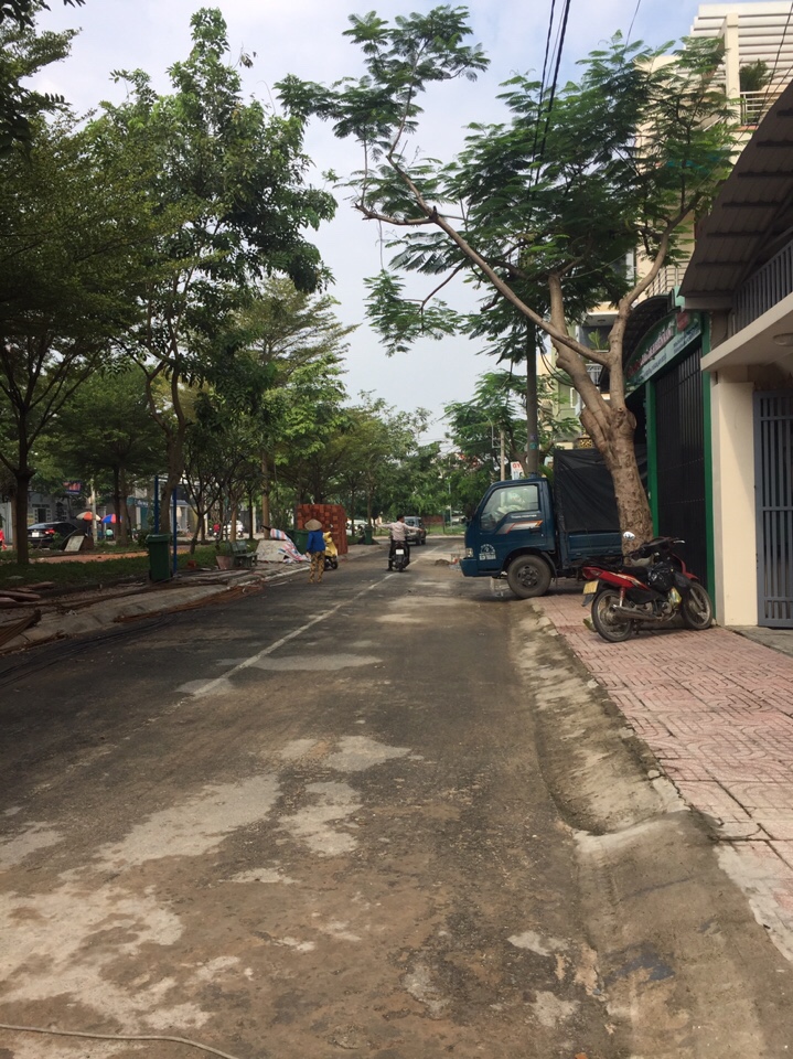 Cho thuê mặt bằng mặt tiền đường Lê Thị Riêng, phường Thới An, quận 12