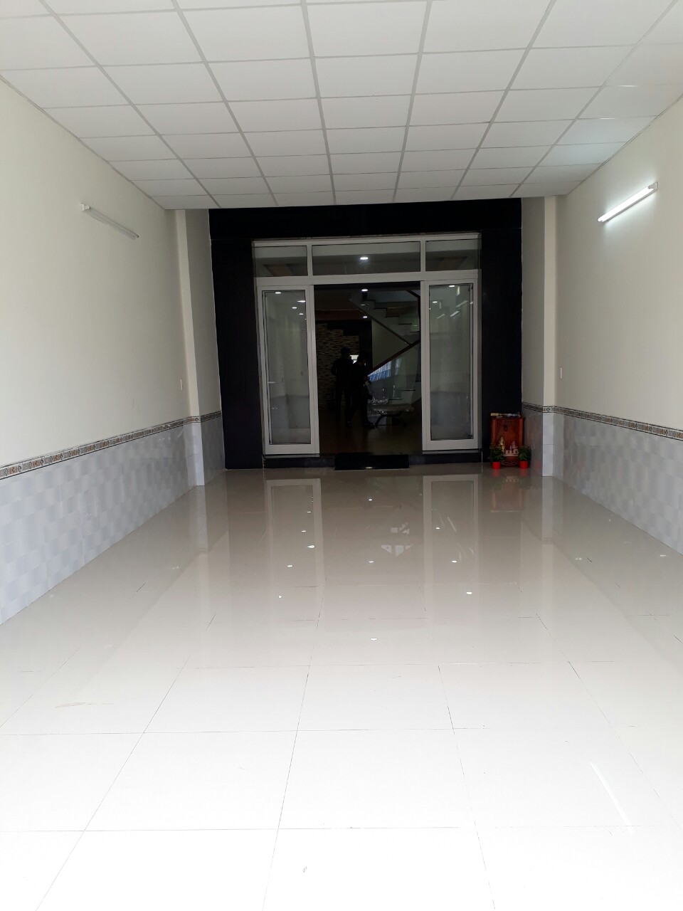 Cho thuê nhà mặt tiền quận Tân Phú, 30tr/th, 4,5x26m, 4 lầu