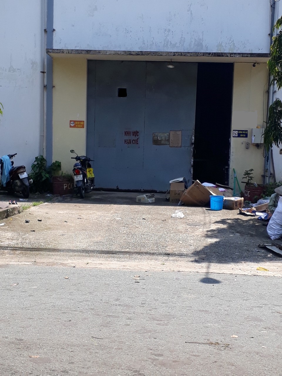 Cho thuê kho bãi đường Nguyễn Hữu Thọ, Quận 7 DT 350m giá 26tr/th, có VP, WC sạch đẹp.