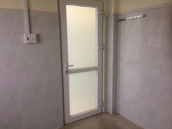Phòng đẹp giá rẻ DT 20m2 tại Tân Phú, có sẵn máy lạnh, có gác lửng, khu vực an ninh
