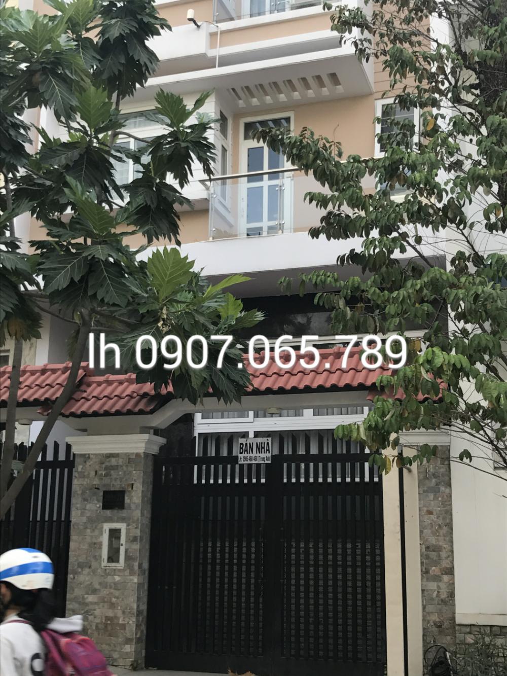 Cần cho thuê villa tuyệt đẹp vị trí thuận tiện đường phường Thảo Điền. DT 400m2