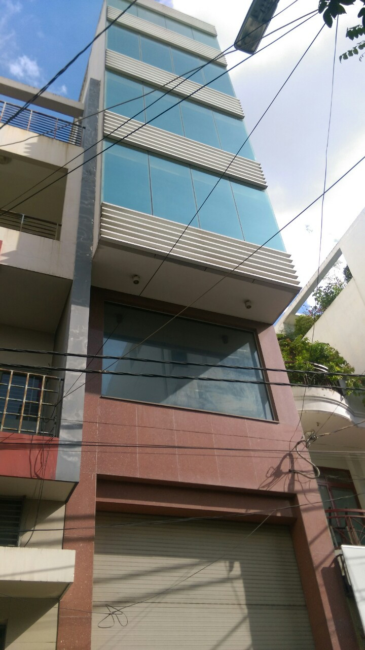 Cho thuê tòa nhà nguyên căn 5 lầu cực đpẹ khu dân trí cao 23 Nguyễn Phi Khanh Q.1 giá 80tr