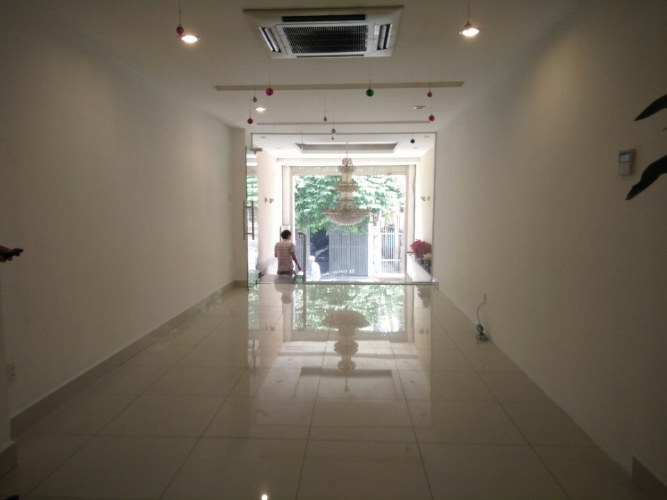 Cho thuê tòa nhà nguyên căn 5 lầu cực đpẹ khu dân trí cao 23 Nguyễn Phi Khanh Q.1 giá 80tr