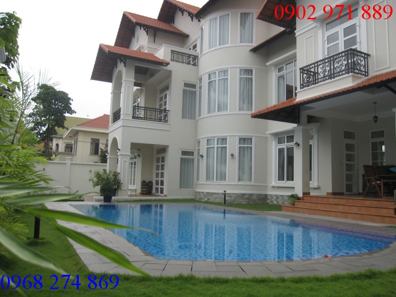 Cho thuê biệt thự đường Nguyễn Văn Hưởng, P.Thảo Điền, Q2, có hồ bơi sân vườn