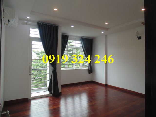 Cho thuê villa Thảo Điền, 10 x 11m, trệt + 2 lầu, 3PN, giá 26 triệu/th