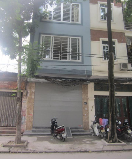 Cho thuê nhà nguyên căn mặt tiền đường Trần Quý Khoách, Phường Tân Định, Quận 1. 