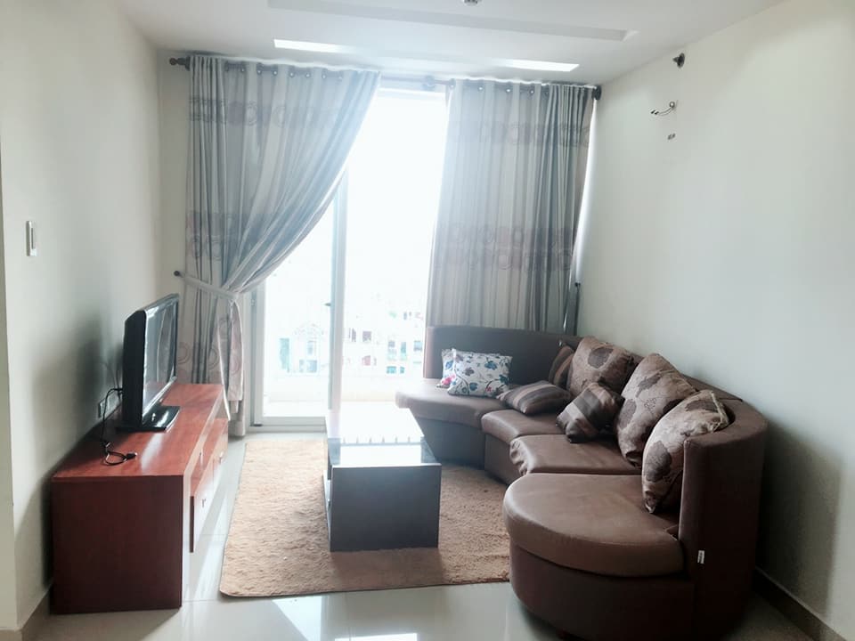 Cho thuê căn hộ CC Harmona, 2 phòng ngủ, 2 toilets, đủ nội thất, view lầu cao. Giá thuê 13 tr/th. Tel 0969013713